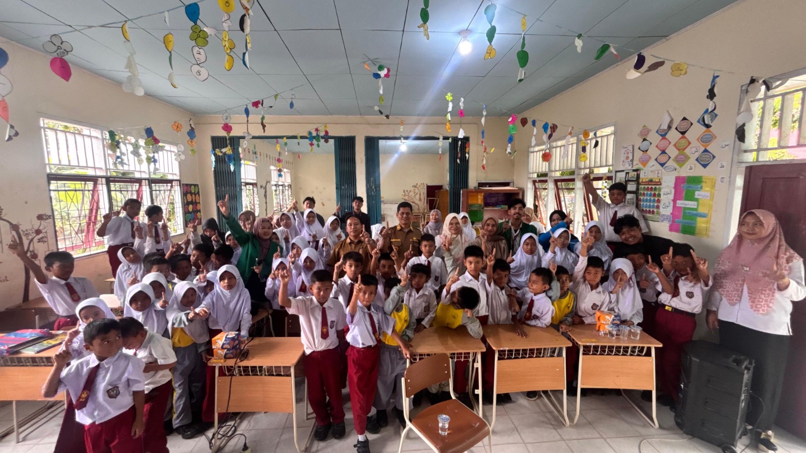 Mahasiswa KKN Unand Reguler II Tahun 2025 melaksanakan kegiatan sosialisasi Pencegahan Pelecehan Seksual bagi Anak Usia Sekolah di SDN 13 Silungkang Oso.