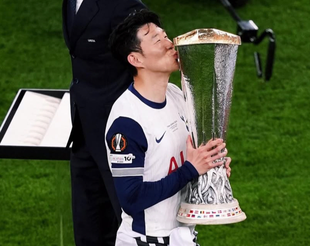 Son mencatatkan prestasi besar dengan meraih gelar pertamanya di Eropa saat Tottenham mengalahkan Manchester United di final Liga Europa.(Foto: Instagram @hm_son7)