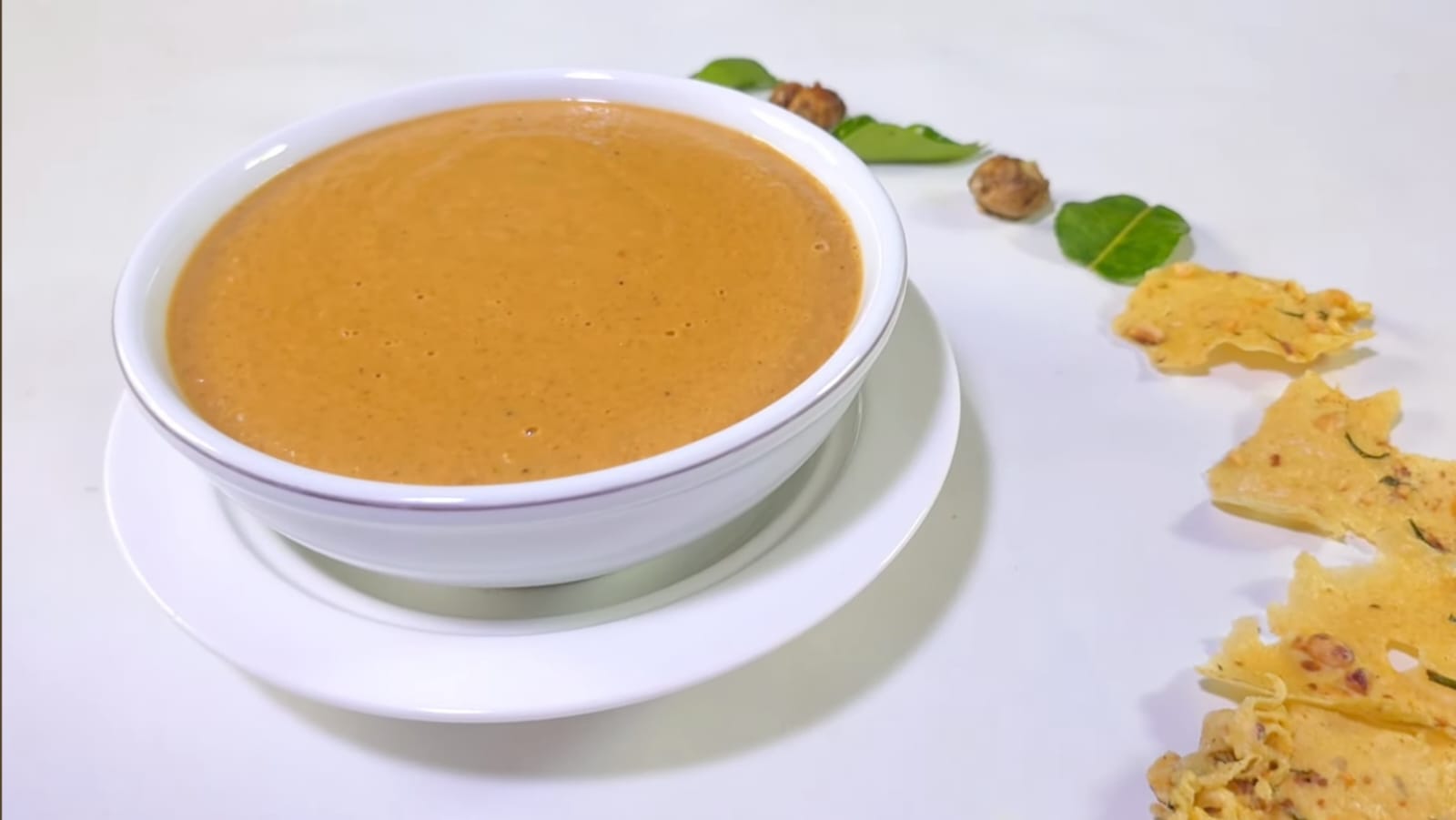 Resep bumbu pecel rumahan simpel dengan blender. Praktis, hanya butuh sedikit bahan, dan dijamin enak. (YouTube Dapur&nbsp;Cantik&nbsp;Channel)