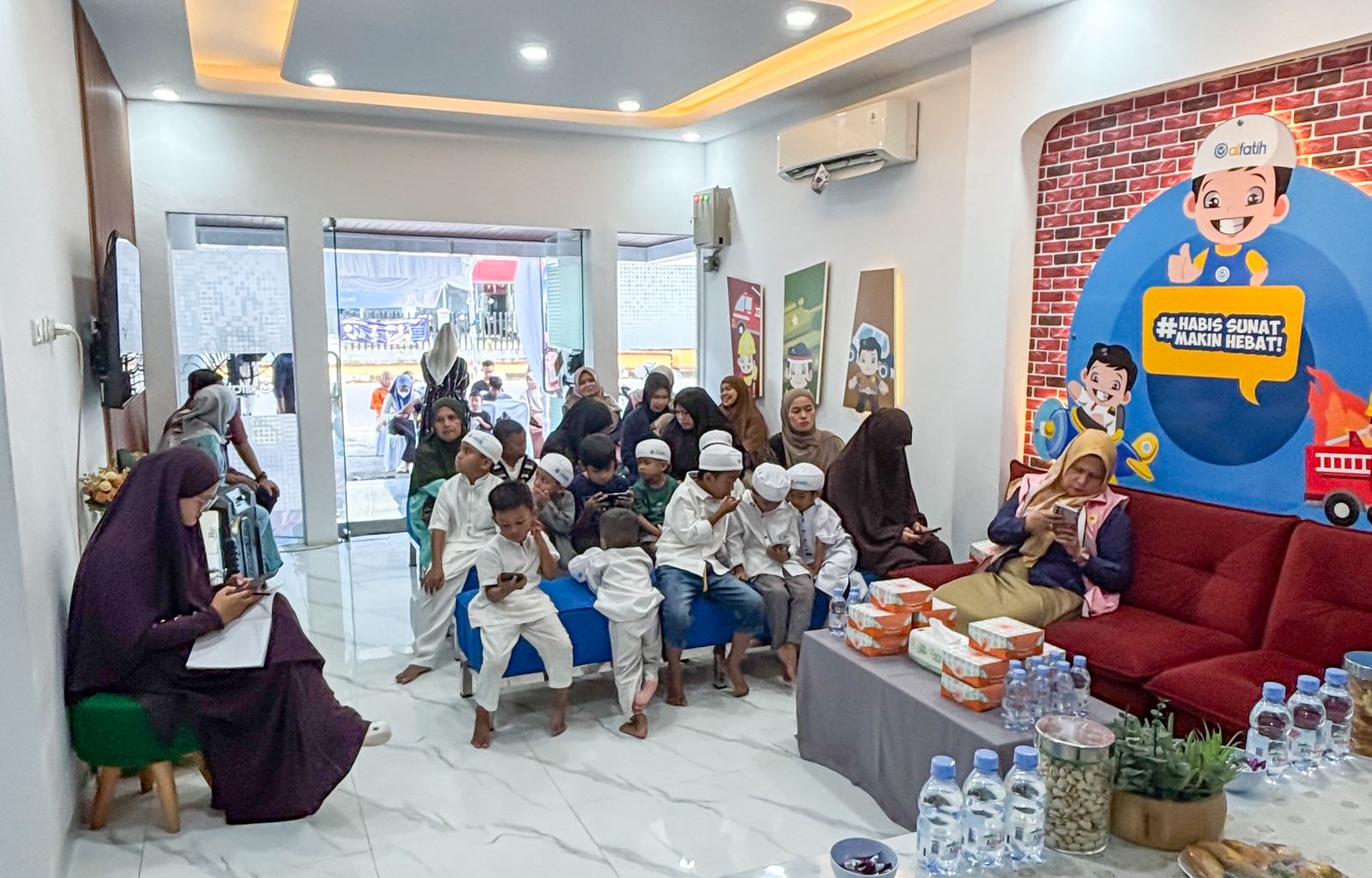 Alfatih Sunat Center secara rutin telah banyak melakukan kerjasama bersama sejumlah pengusaha dan perusahaan dalam menggelar program sunat gratis melalui program CSR.