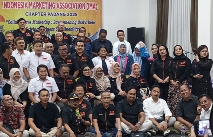 Deni Masriyaldi resmi terpilih sebagai Presiden IMA Chapter Padang periode 2025&ndash;2028 dalam Musda bertema kolaborasi untuk keberlanjutan bisnis di era digital.