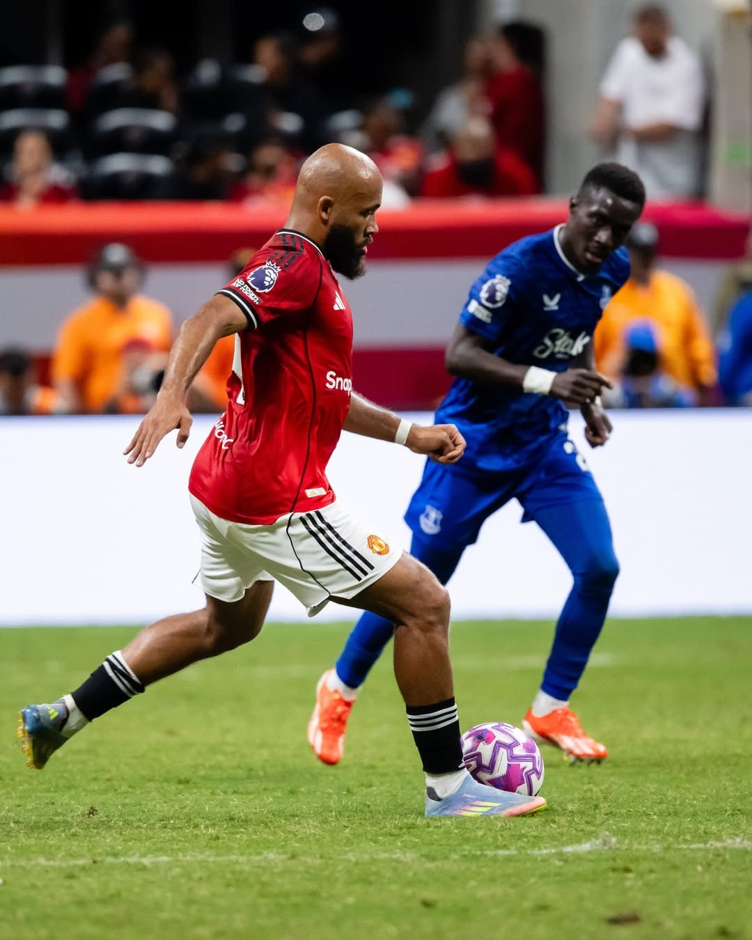 Wide attacker Bryan Mbeumo menjalani debut selama 45 menit bersama Manchester United kemarin (4/8).