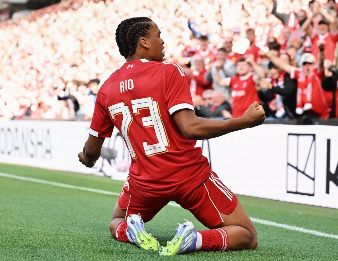 Selebrasi Rio Nguhoma saat tampil impresif dengan sumbangan satu gol dan satu assist saat Liverpool menaklukkan Athletic Club 4-1 dan 3-2.(Foto: Instagram @liverpoolfc)