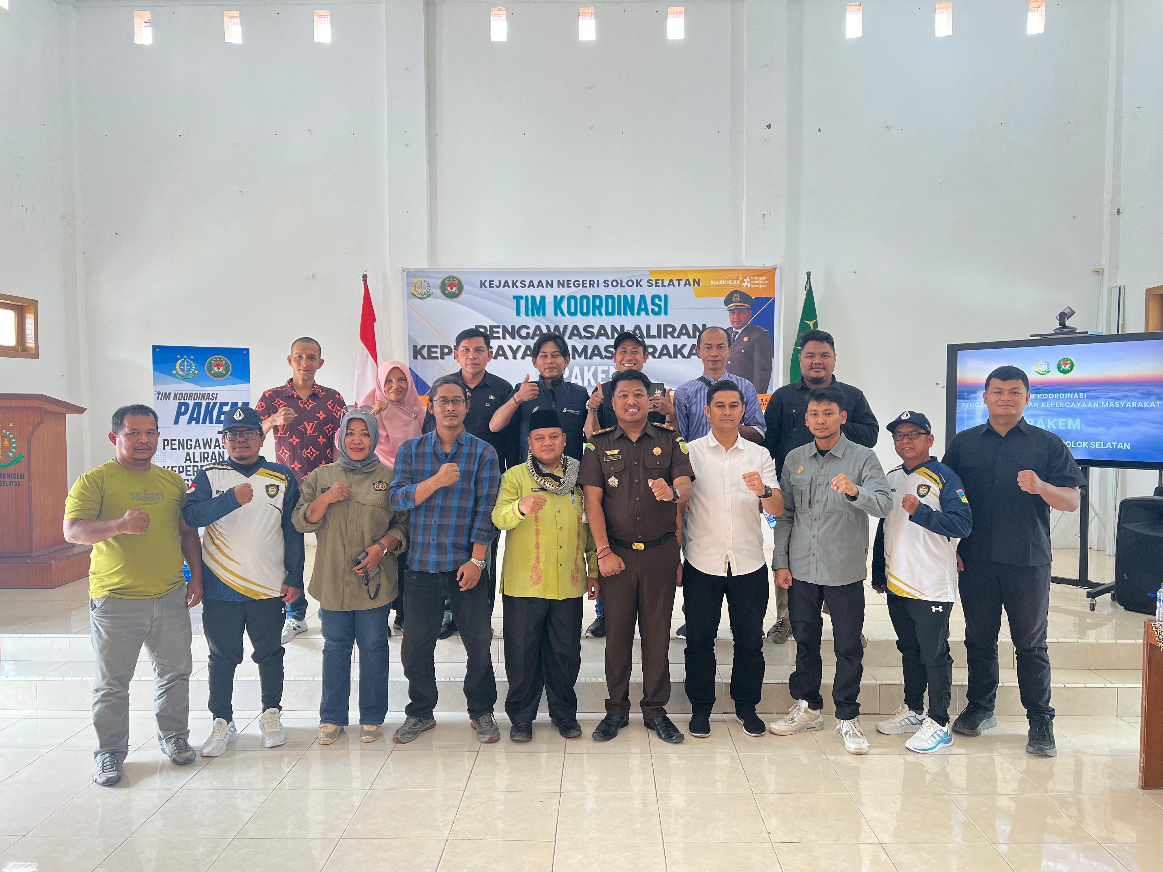 Tim Pakem Solok Selatan aktif memantau isu intoleransi dan terorisme untuk menjaga kerukunan umat beragama melalui dialog lintas sektor.