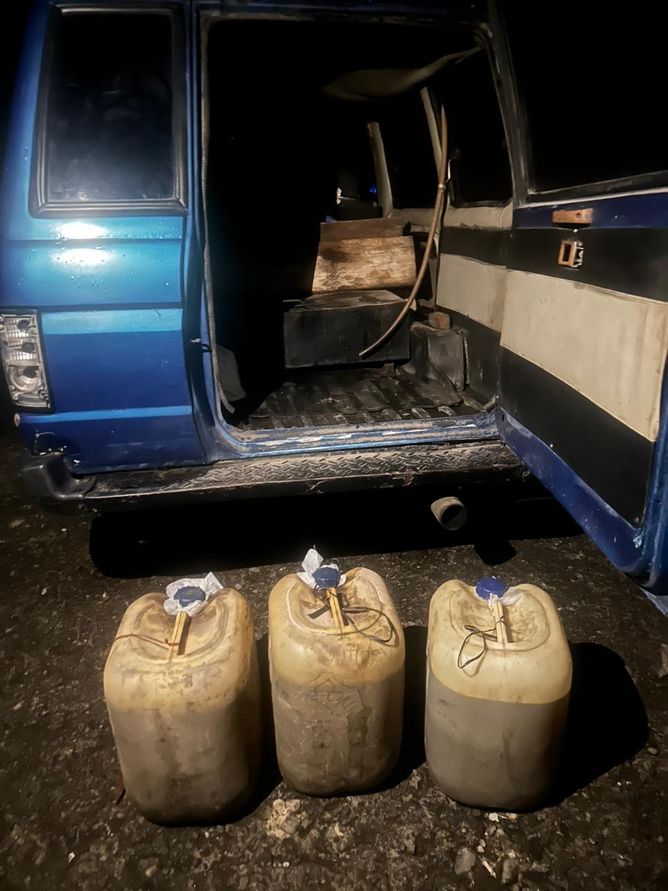 Mobil tangki modifikasi diamankan beserta BBM subsidi di Muara labuh dengan tersangka Y. (Dok humas Polres Solsel)