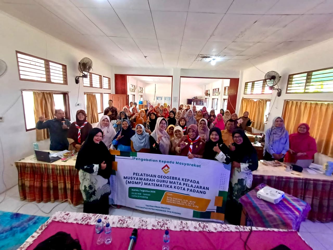 Pelatihan Geozebra yang digelar Tim PKM UPI YPTK di SMPN 25 Padang, 9 Agustus 2025