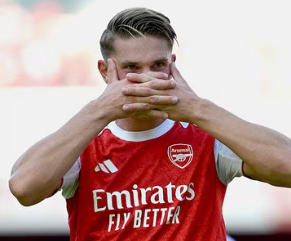Striker Arsenal, Viktor Gyokeres melakukan selebrasi khasnya usai mencetak gol debut ke gawang Athletic Bilbao. (Foto: Arsenal.com)