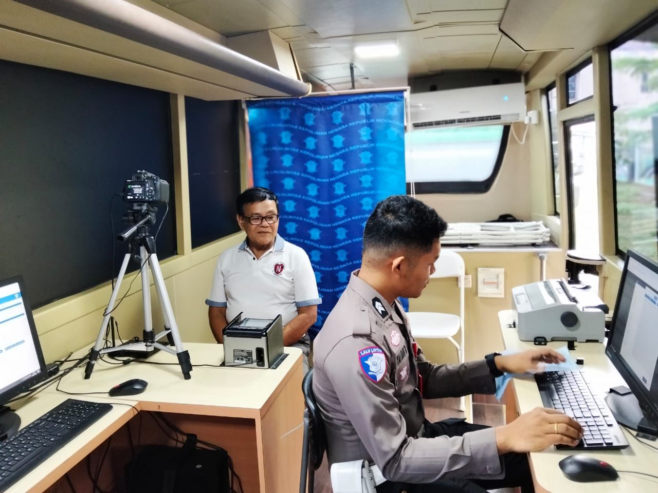 Kegiatan pelayanan SIM keliling Satlantas Polres Sijunjung.