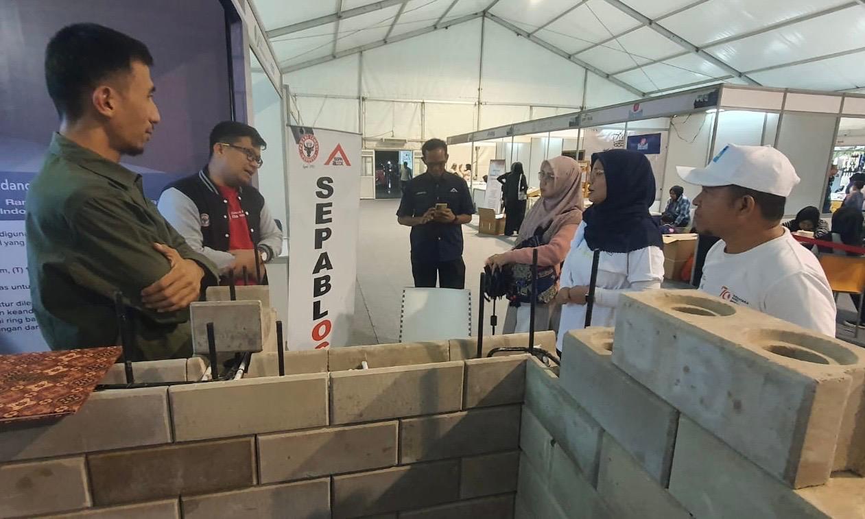 Pameran ini merupakan bagian dari rangkaian Hari Jadi Kota (HJK) Padang ke-356 yang diikuti berbagai pelaku usaha dari beragam sektor.