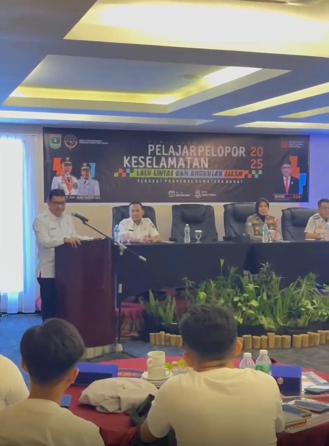 Dinas Perhubungan Sumbar menetapkan siswa Pesisir Selatan sebagai juara Pelajar Pelopor Keselamatan Lalu Lintas 2025 dalam ajang tiga hari di Padang.