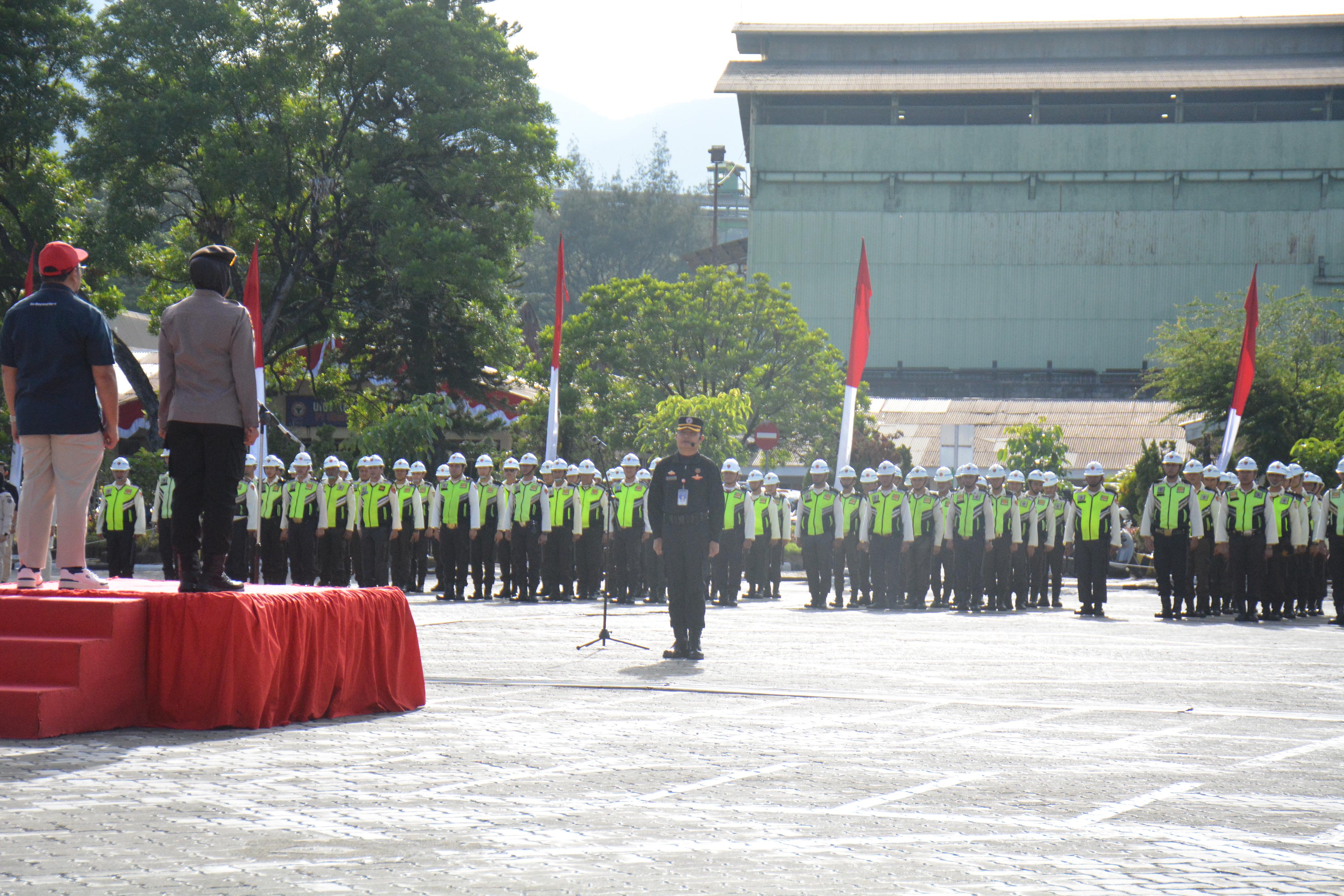 Apel gabungan 298 satpam di Plaza Semen Padang, perkuat keamanan Objek Vital Nasional strategis.