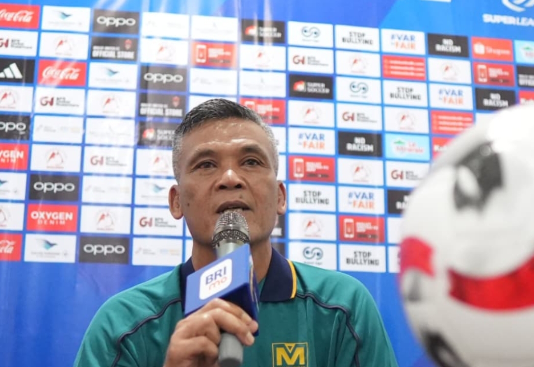 Pelatih Malut United, Hendri Susilo siapkan strategi berlapis hadapi Bali United di Ternate. (Foto: Ileague.id)