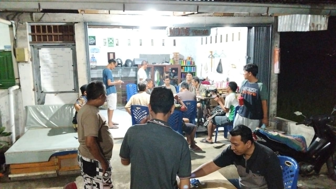 Turnamen domino HUT ke 80 RI di Kompleks Permata Surau Gadang, Senin (18/8/2025).