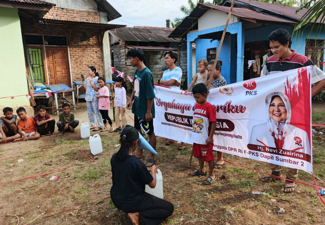 Anggota DPR RI Fraksi PKS, Hj. Nevi Zuairina, turut serta menyemarakkan rangkaian kegiatan perayaan kemerdekaan di Sumbar. (Foto: Tim NZ)