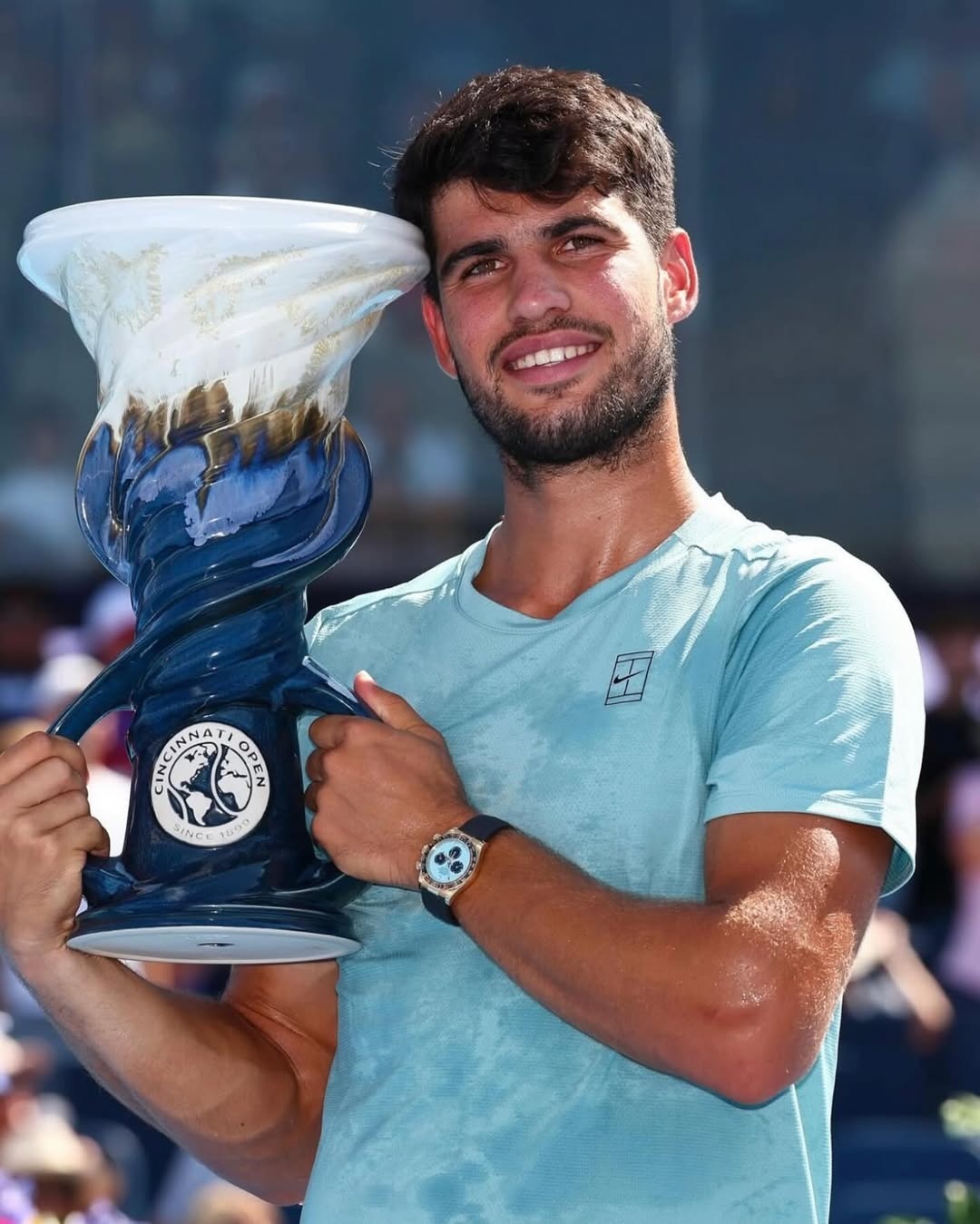 Carlos Alcaraz sukses meraih gelar Cincinnati Open untuk pertama kali dalam kariernya pada Selasa (19/8).