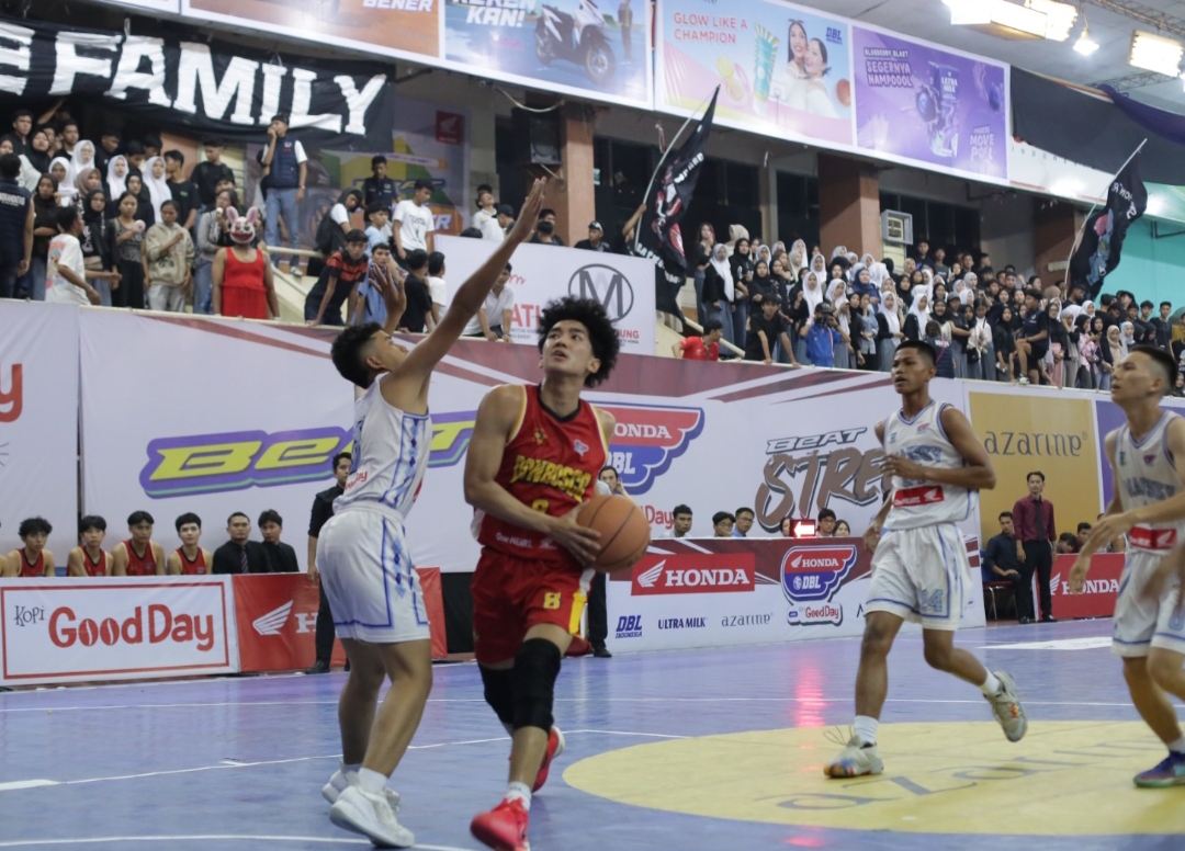 Tim putra menunjukkan kemampuan terbaik di ajang Honda DBL With Kopi Good Day 2025 West Sumatra. (Foto: Gilang DBL)