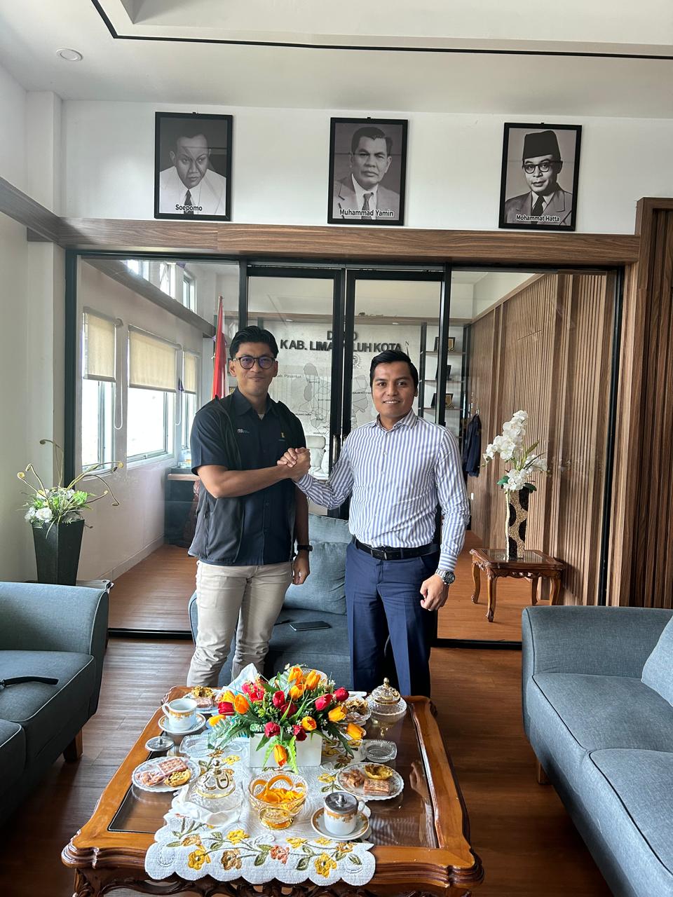Manager UP3 Payakumbuh, Teguh Budi Octavianto temui Ketua DPRD Kabupaten Limapuluh Kota, Doni Ikhlas, Selasa (19/8/2025).