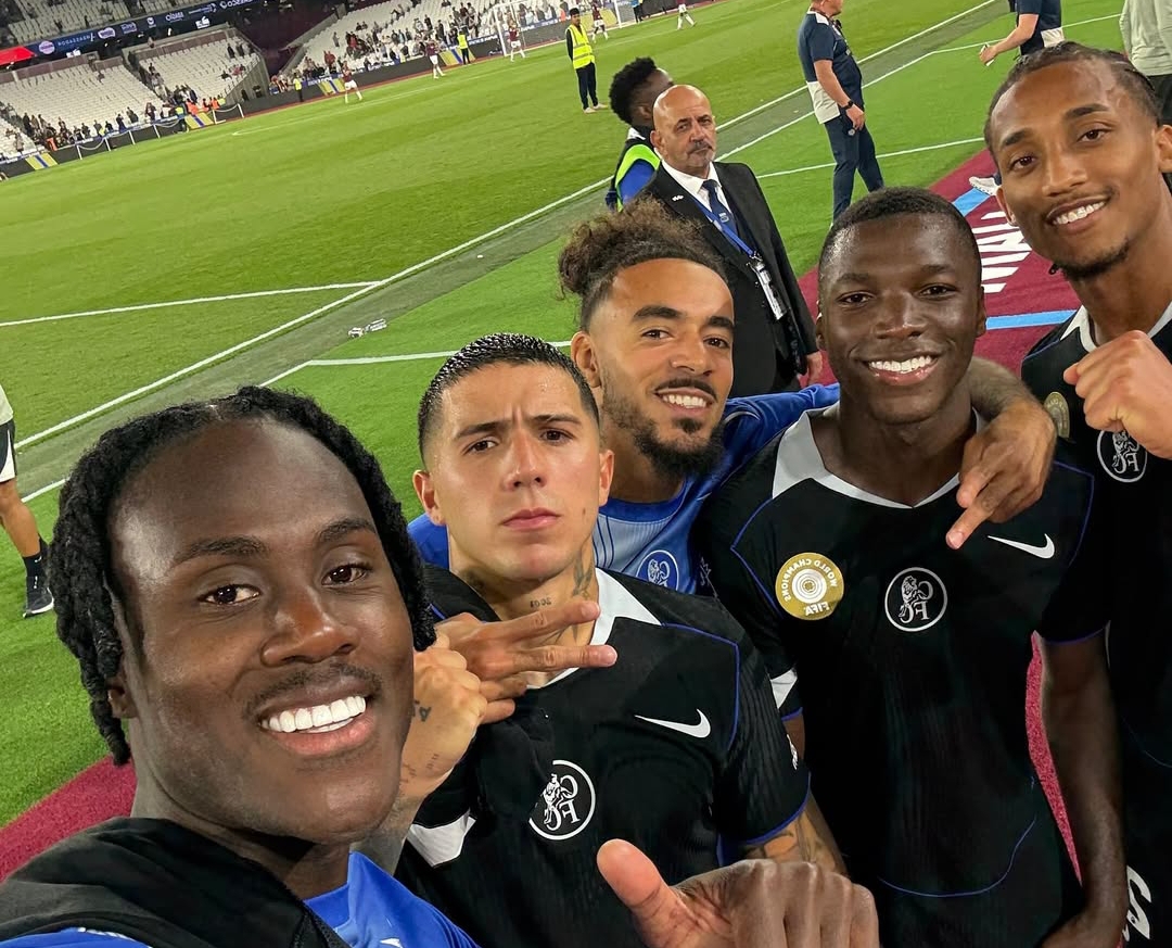 Pemain Chelsea merayakan kemenangan 5-1 atas West Ham United di London Stadium, Sabtu (23/8/2025) dini hari WIB.(Foto: IG Chelsea FC)