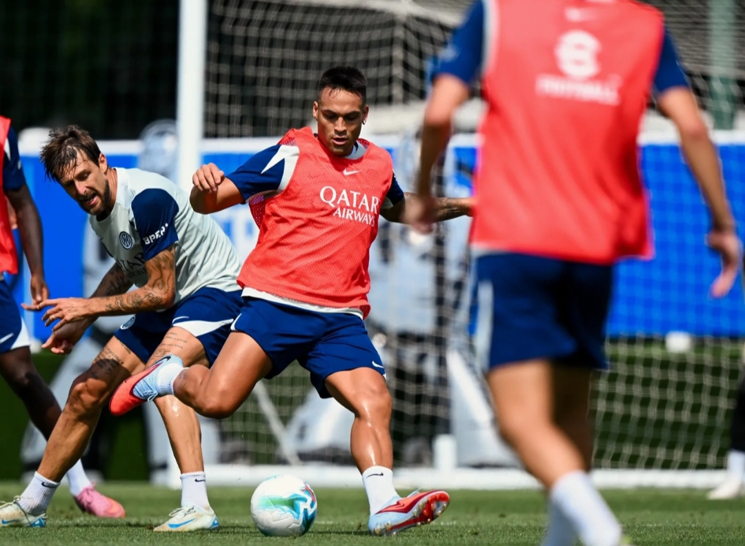 Lautaro Martinez bersama pemain Inter Milan lainnya latihan jelang laga versus Torino  di Serie A 2025/2026, Selasa (26/8) pukul 01:45 WIB.(Foto: Inter.it)