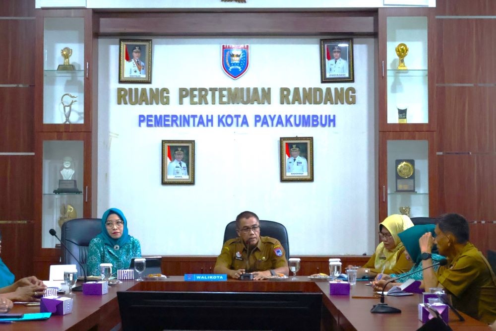 Sekko Payakumbuh, Rida Ananda saat Rakor Pemantapan Gerakan PKK di Aula Randang Lantai 2 Balai Kota Payakumbuh, Senin (25/8).