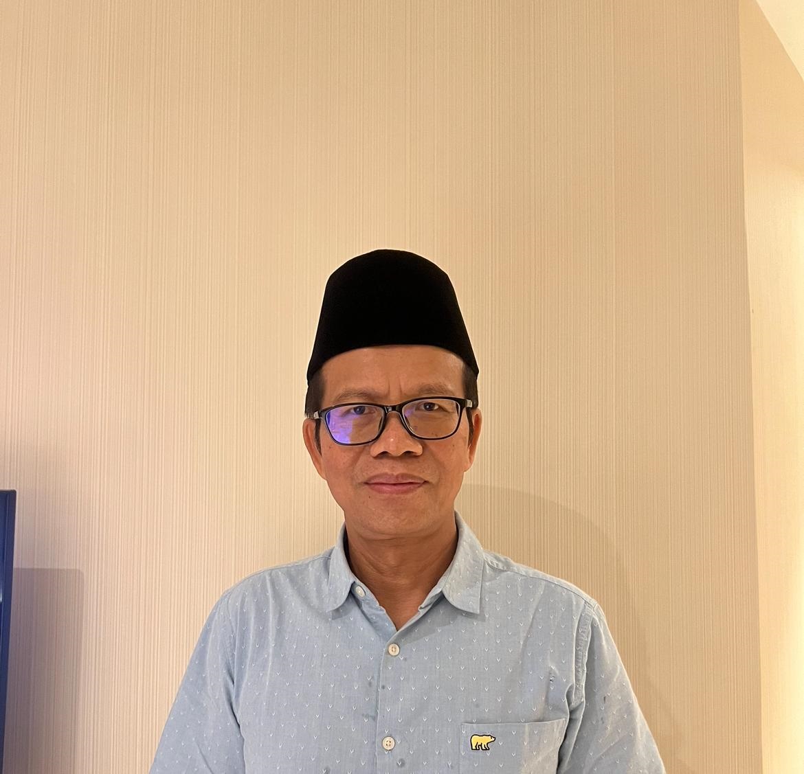 PROF YASRI HASYIM GURU BESAR UNP
