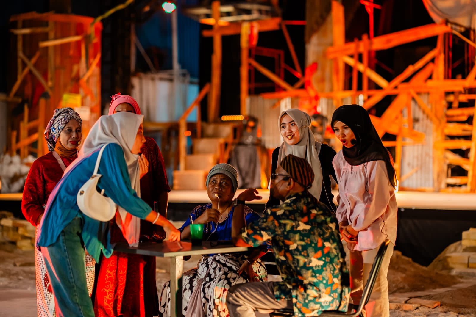 Salah satu penampilang yang dipertunjukkan dalam Festival Pekan Nan Tumpah 2025 yang digelar di Fabriek Padang.
