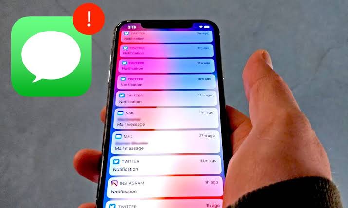 Enam cara sederhana membuat iPhone lebih nyaman digunakan: matikan update otomatis, kelola notifikasi, nonaktifkan Live Photos, atur layar, matikan Siri, tampilkan persentase baterai.