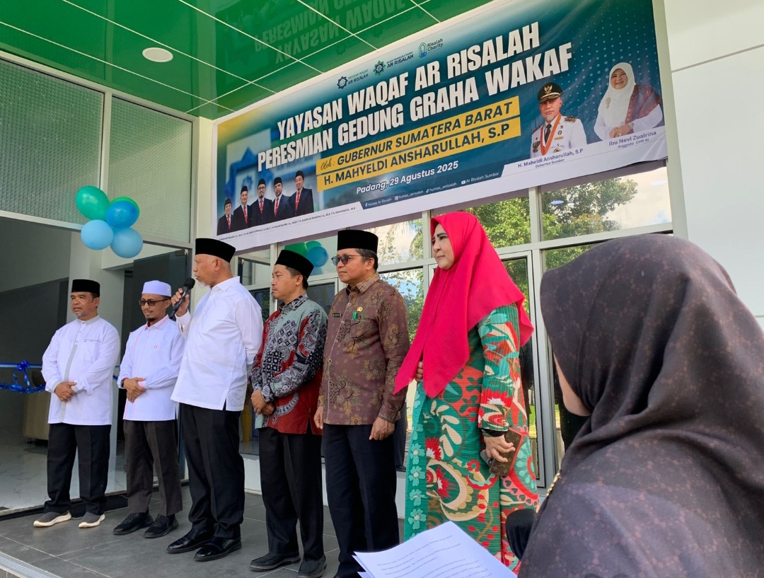 Nevi Zuairina menghadiri peresmian Graha Wakaf AR Risalah, Jumat (29/8/2025). (Foto: Tim NZ)