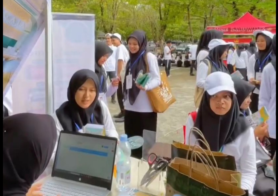 Mahasiswa baru Unand antusias mengikuti pemeriksaan gigi gratis dari GAIA Dental Clinic di acara BAKTI Unand.(Foto: IST)