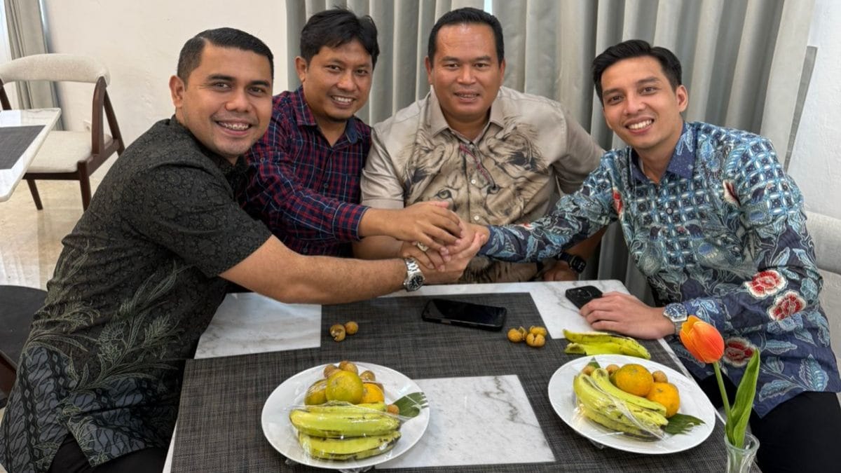 Dukungan untuk Hamdanus dan Dipo sebagai calon Ketua-Sekretaris KONI Sumbar bertambah dari Wali Kota Pariaman dan Sawahlunto usai pertemuan kepala daerah di Sawahlunto.