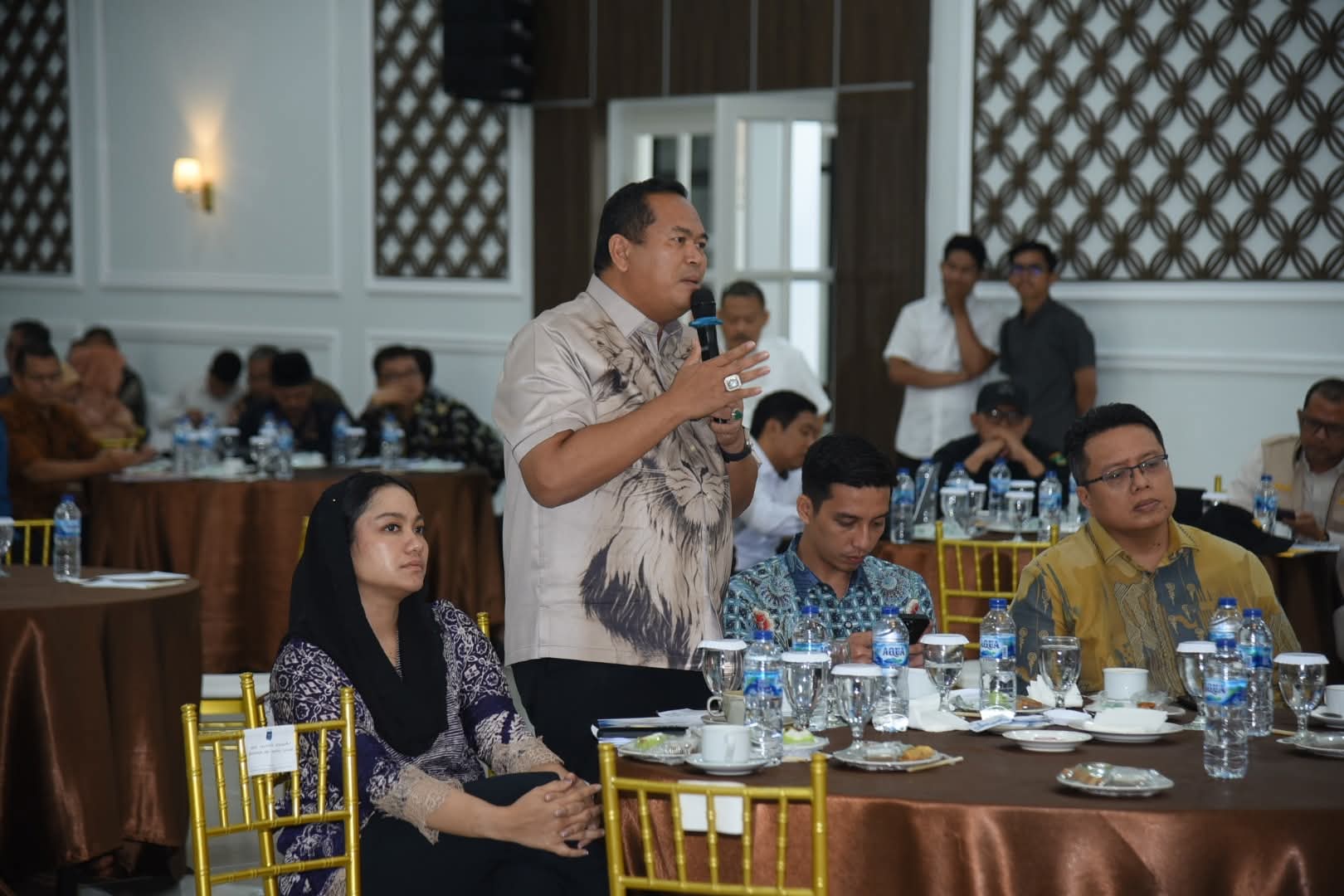 Wali Kota Pariaman Yota Balad ajukan 11 proposal pembangunan saat rakor kepala daerah se-Sumbar di Sawahlunto, Sabtu (6/9/2025).