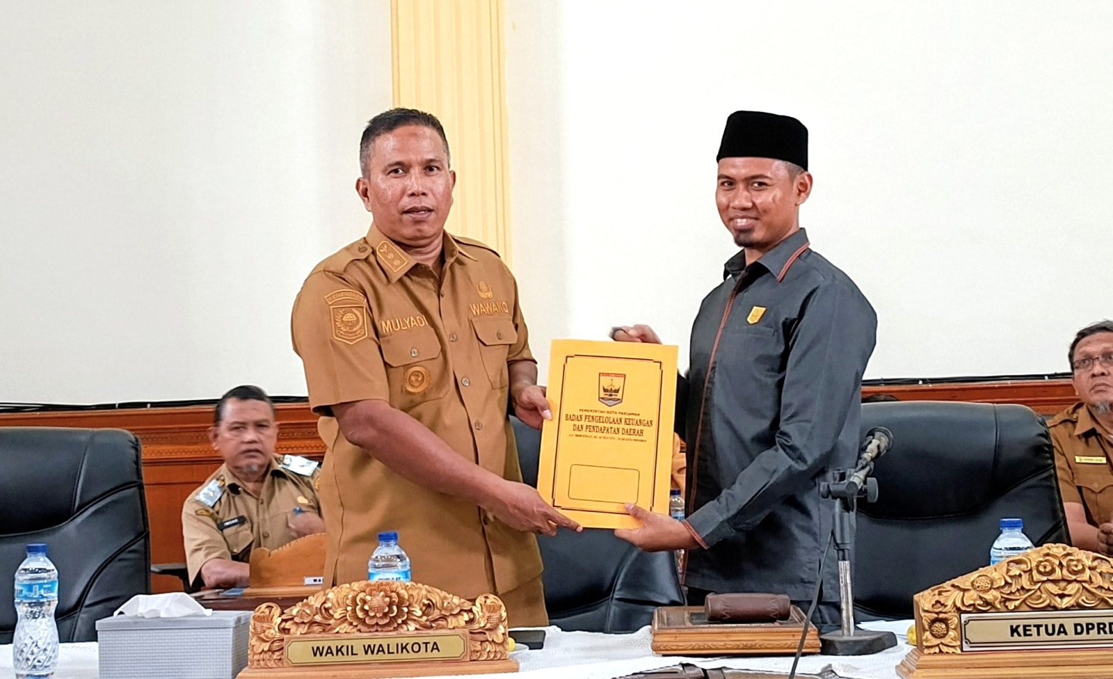Wakil Wali Kota Pariaman Mulyadi sampaikan nota penjelasan KUA dan PPAS 2026 dalam rapat paripurna DPRD, dengan pendapatan daerah direncanakan Rp643,56 miliar.