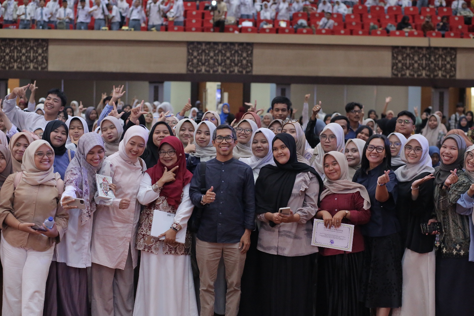 Program Manajemen Talenta Nasional Sastra digelar di Padang 8&ndash;9 September 2025. Ribuan peserta ikuti forum, kelas intensif, hingga diskusi bersama sastrawan Indonesia.