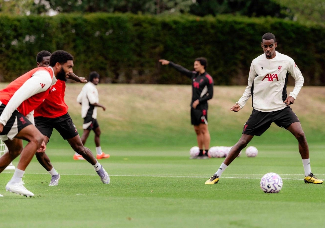 Alexander Isak mulai latihan bersama Liverpool di Anfield jelang debut Premier League lawan Burnley. (Foto: Liverpool FC)
