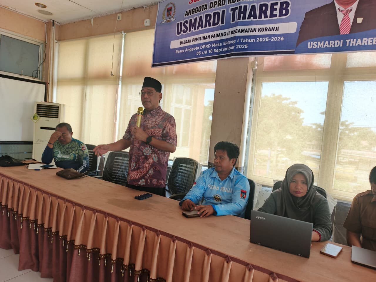 Warga Kuranji keluhkan layanan air bersih saat reses DPRD Padang. Usmardi Thareb dorong sinkronisasi PDAM dan Pamsimas agar distribusi lebih merata.
