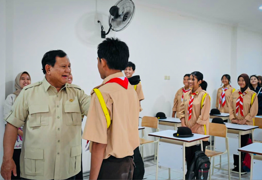 Presiden Prabowo Subianto meninjau Sekolah Rakyat Menengah Atas (SRMA) Margaguna di Jakarta Selatan, pada Kamis, 11 September 2025. (Foto: BPMI Setpres)