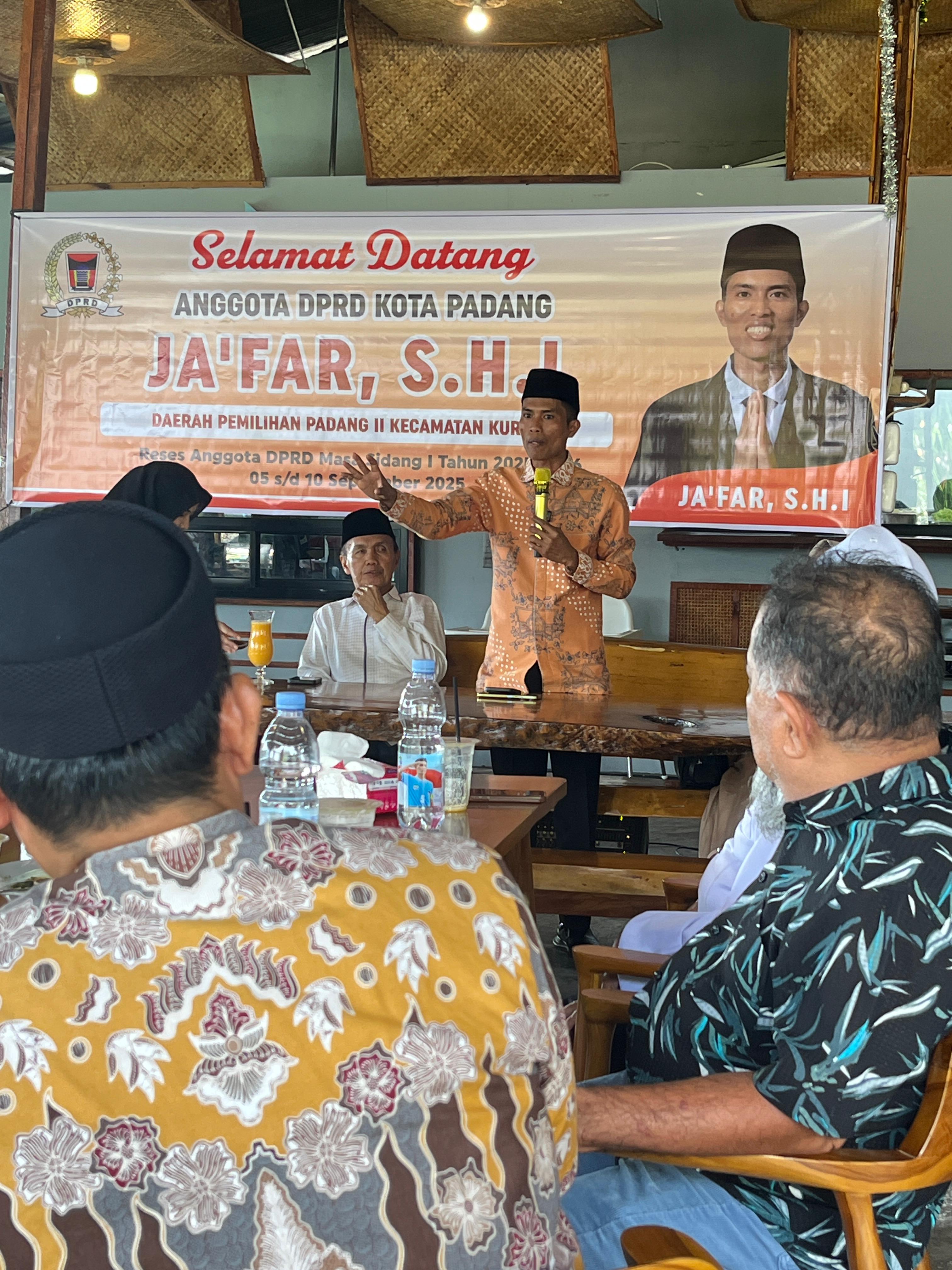Anggota DPRD Padang, Ja&rsquo;far, gelar reses bertema UMKM Naik Kelas dengan fokus pembinaan berkelanjutan, pemasaran digital, dan solusi nyata bagi pelaku usaha.
