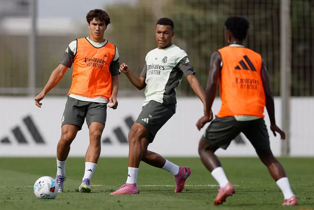 Kylian Mbappe menjalani sesi latihan bersama Real Madrid jelang laga kontra Real Sociedad di La Liga 2025/2026.(Foto: Real Madrid)
