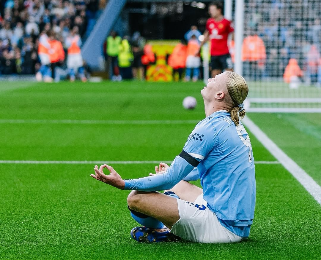 Penyerang Man City Erling Haaland merayakan gol ke gawang Man United di derby Manchester 2025.(Foto: Instagram @mancity)