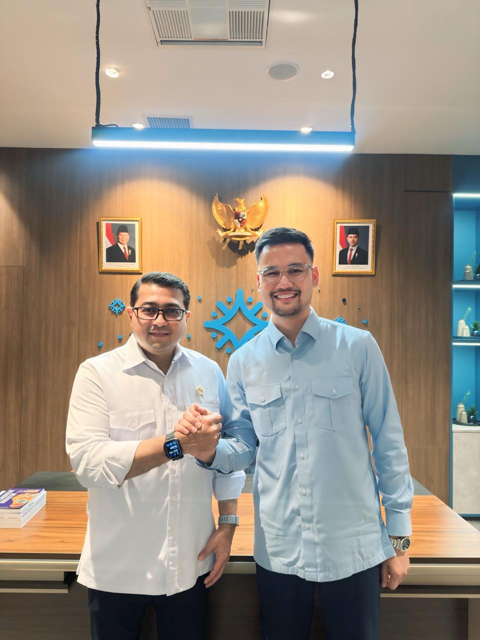 Anggit Kurniawan Nasution usai berbincang hangat dengan Menteri Ekonomi Kreatif Teuku Riefky Harsya.