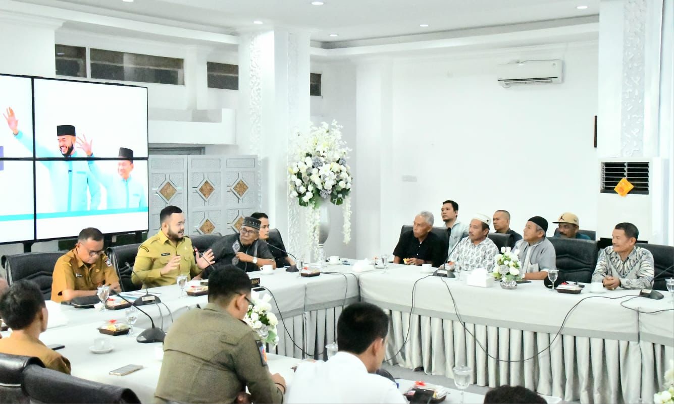 Wako Padang, Fadly Amran menerima aspirasi dari KPP Padang di Kediaman Resmi Wali Kota, Senin (15/9).