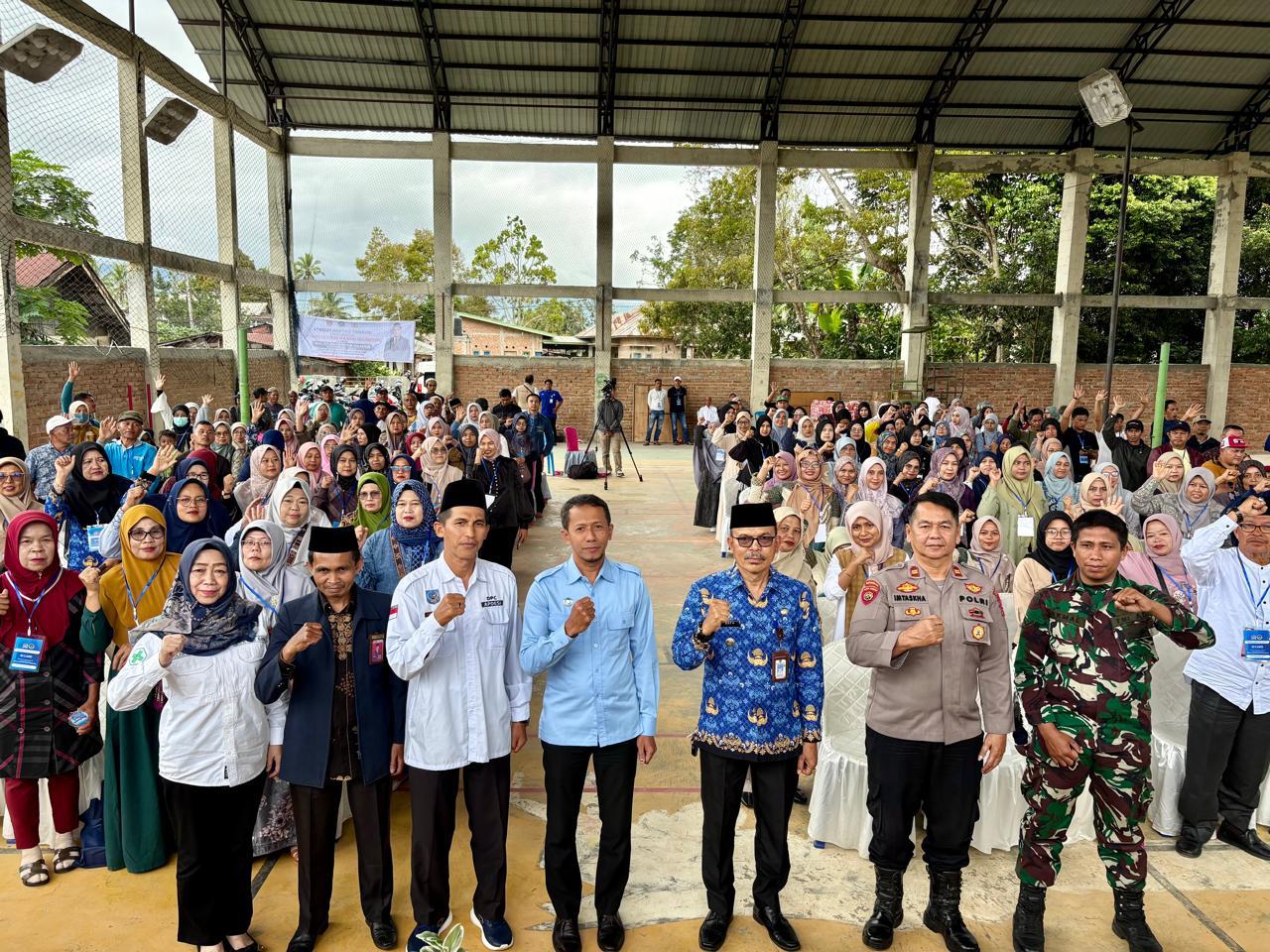Sosialisasi Program Makan Bergizi di Agam. DPR RI dan BGN ajak masyarakat dukung Indonesia Emas 2045 lewat generasi sehat dan cerdas.