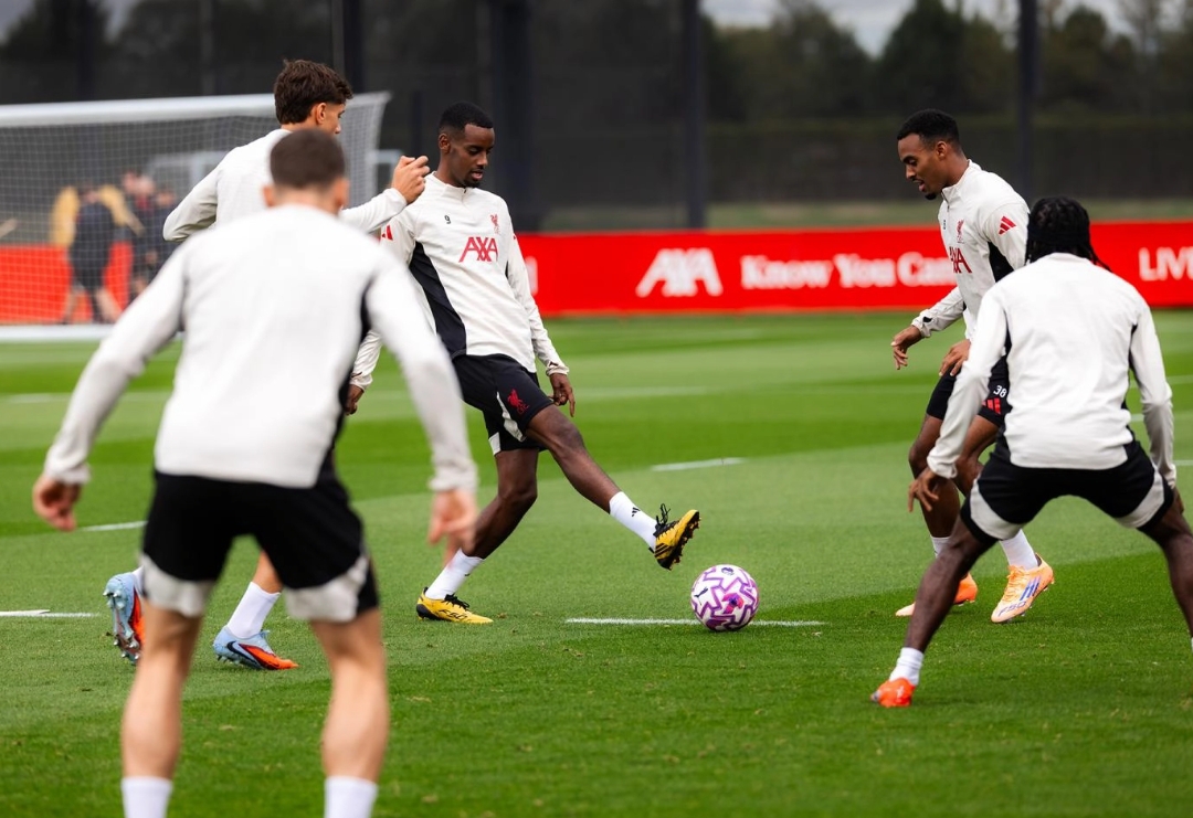 Alexander Isak jalani sesi latihan bersama skuad Liverpool jelang Derby Merseyside melawan Everton di Anfield. (Foto: Liverpool FC)