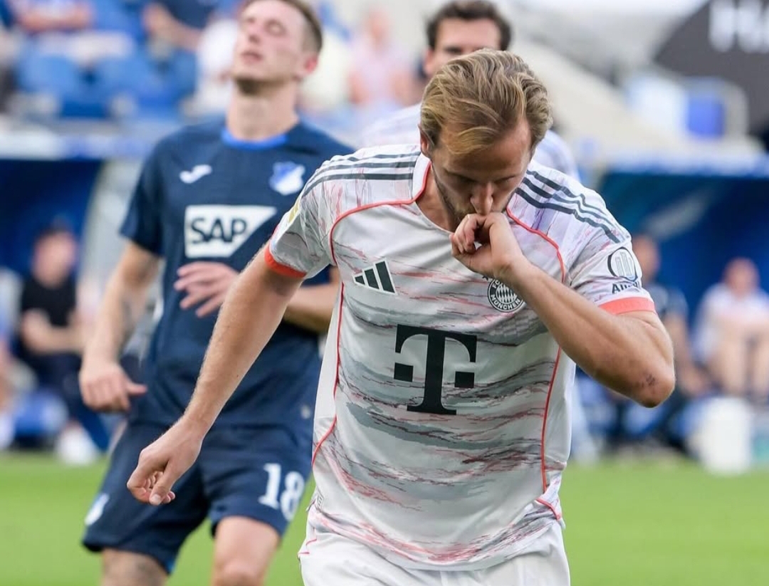 Harry Kane merayakan gol saat membawa FC Bayern Munich menang 4-1 atas Hoffenheim di Bundesliga.(Foto: Instagram @fcbayern)