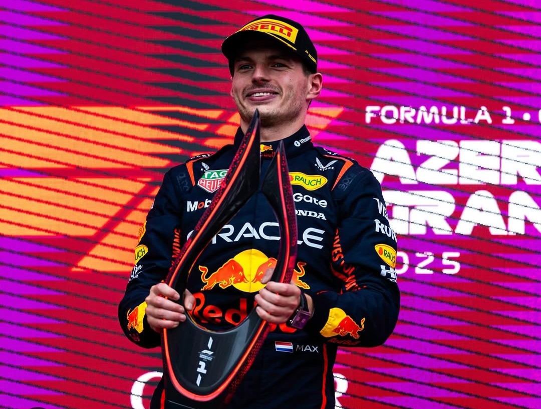 Max Verstappen menang F1 GP Azerbaijan 2025 usai memimpin 51 lap penuh di Sirkuit Baku.(Foto: Instagram @redbullracing)