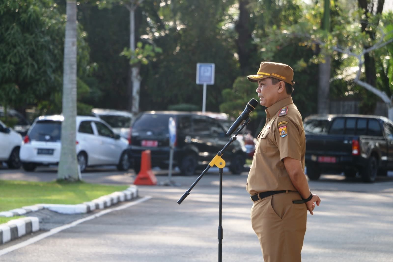 Sekda Kota Pariaman Afrizal Azhar ajak ASN kembangkan potensi pantai untuk pariwisata, jalankan RPJMD 2025-2030, dan atasi keterbatasan anggaran daerah.