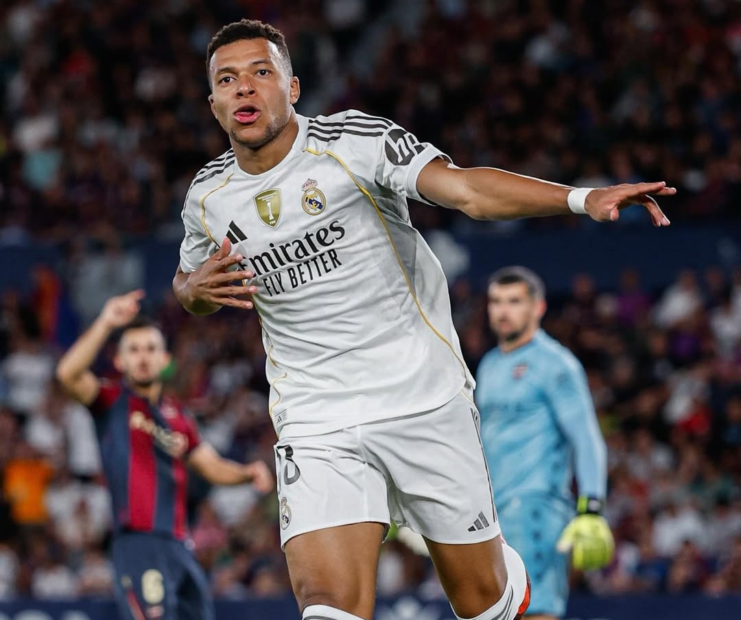 Kylian Mbapp&eacute; jadi bintang kemenangan Real Madrid lewat dua gol cepat ke gawang Levante dalam lanjutan La Liga.(Foto: Instagram Real Madrid)