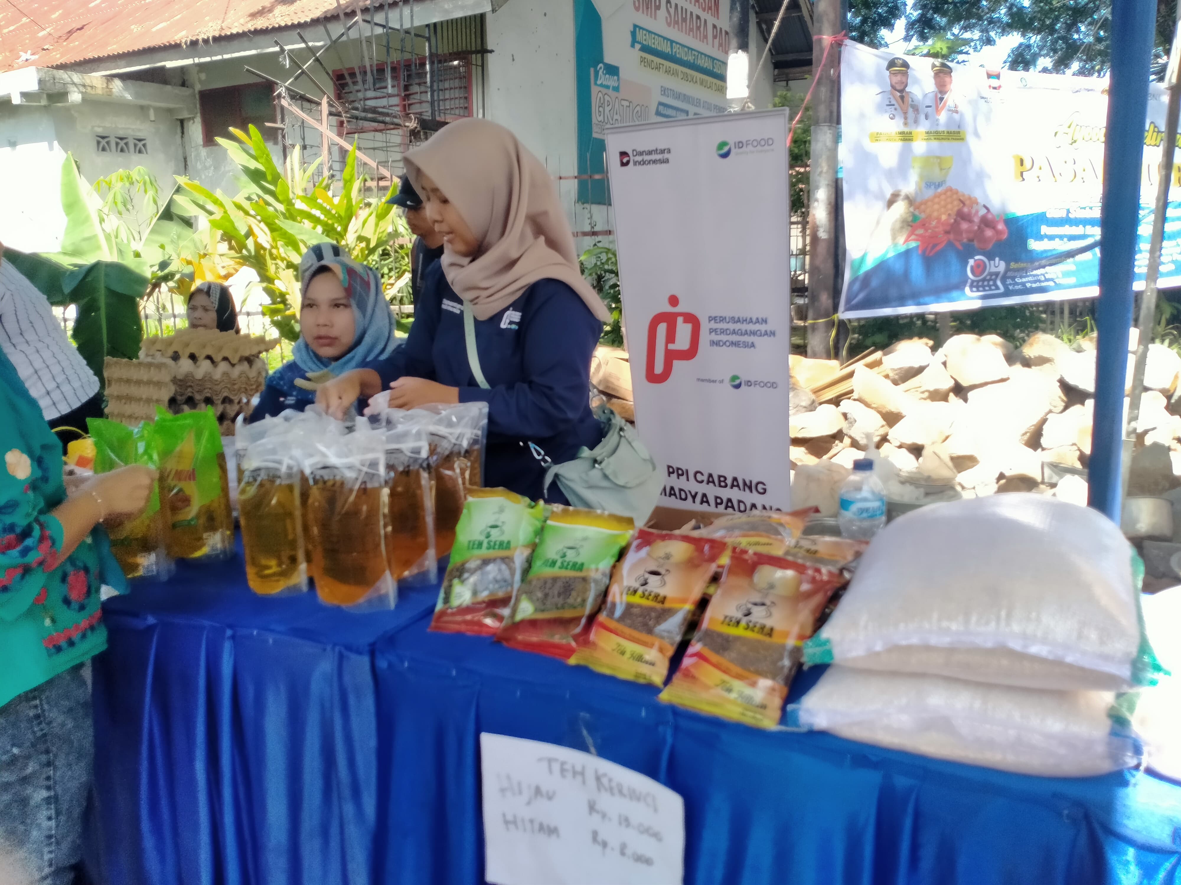 Gelaran Pasar Murah di Padangpasir, Kota Padang, beberapa waktu lalu.