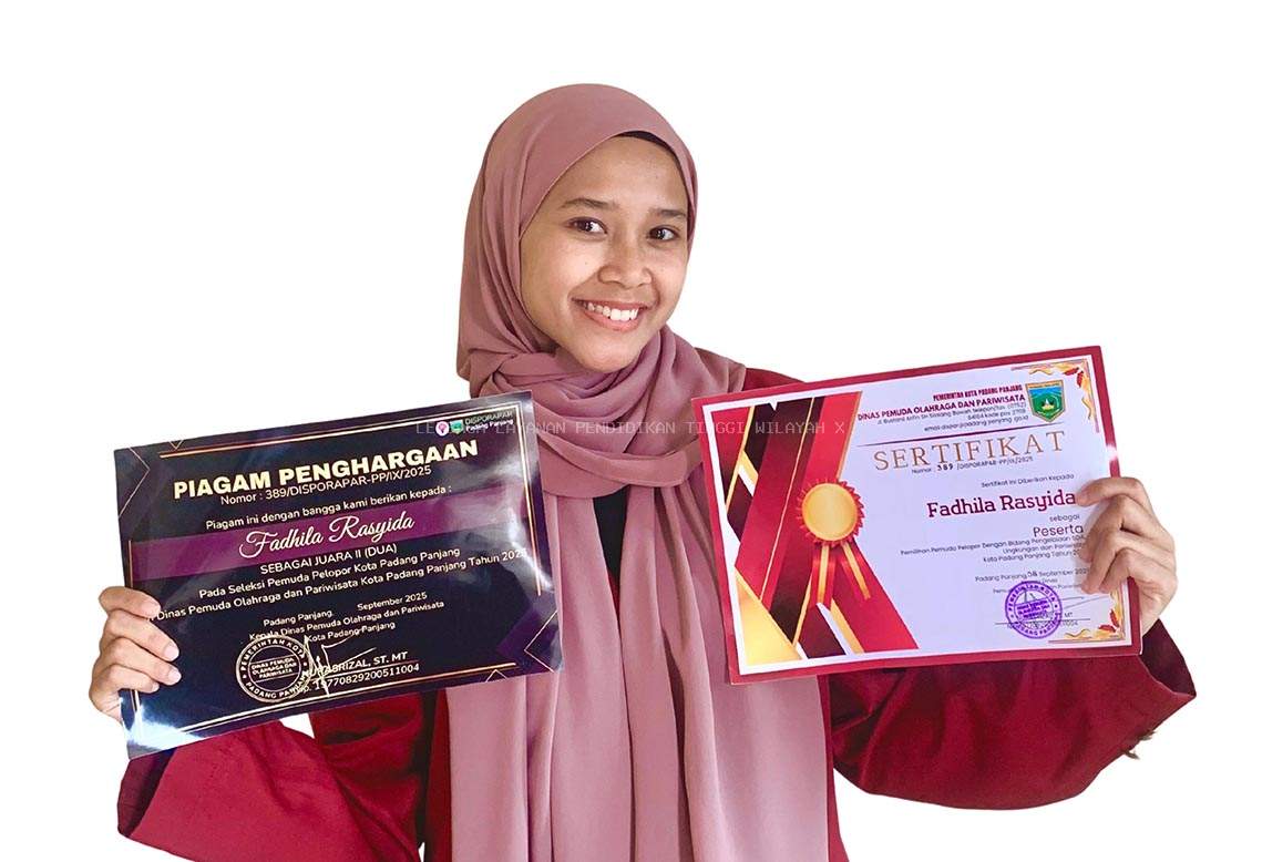 Fadhila Rasyida Mahasiswi FKIP UM Sumatera Barat Torehkan Prestasi Lewat Inovasi Fashion Ramah Lingkungan.