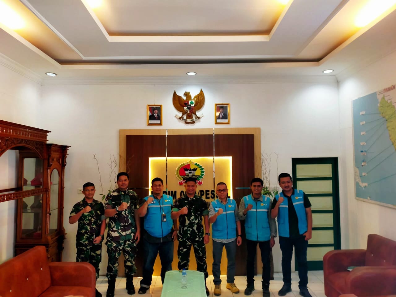 PLN ULP Painan dan Balai Selasa perkuat sinergi dengan Polres serta Kodim Pesisir Selatan demi layanan listrik andal jelang Hari Kesaktian Pancasila.